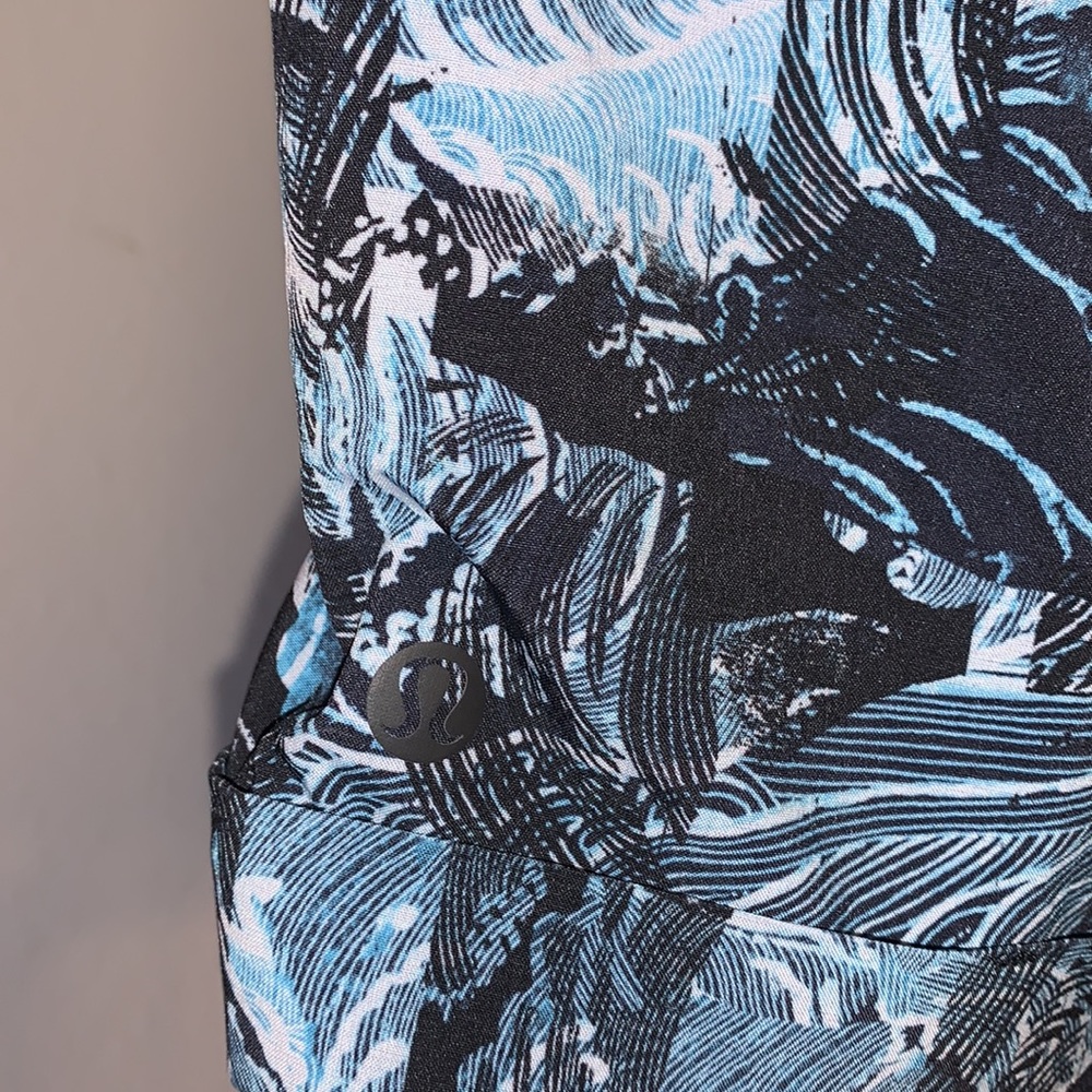 Lululemon Blue Wave Shorts - Picture 3 of 4